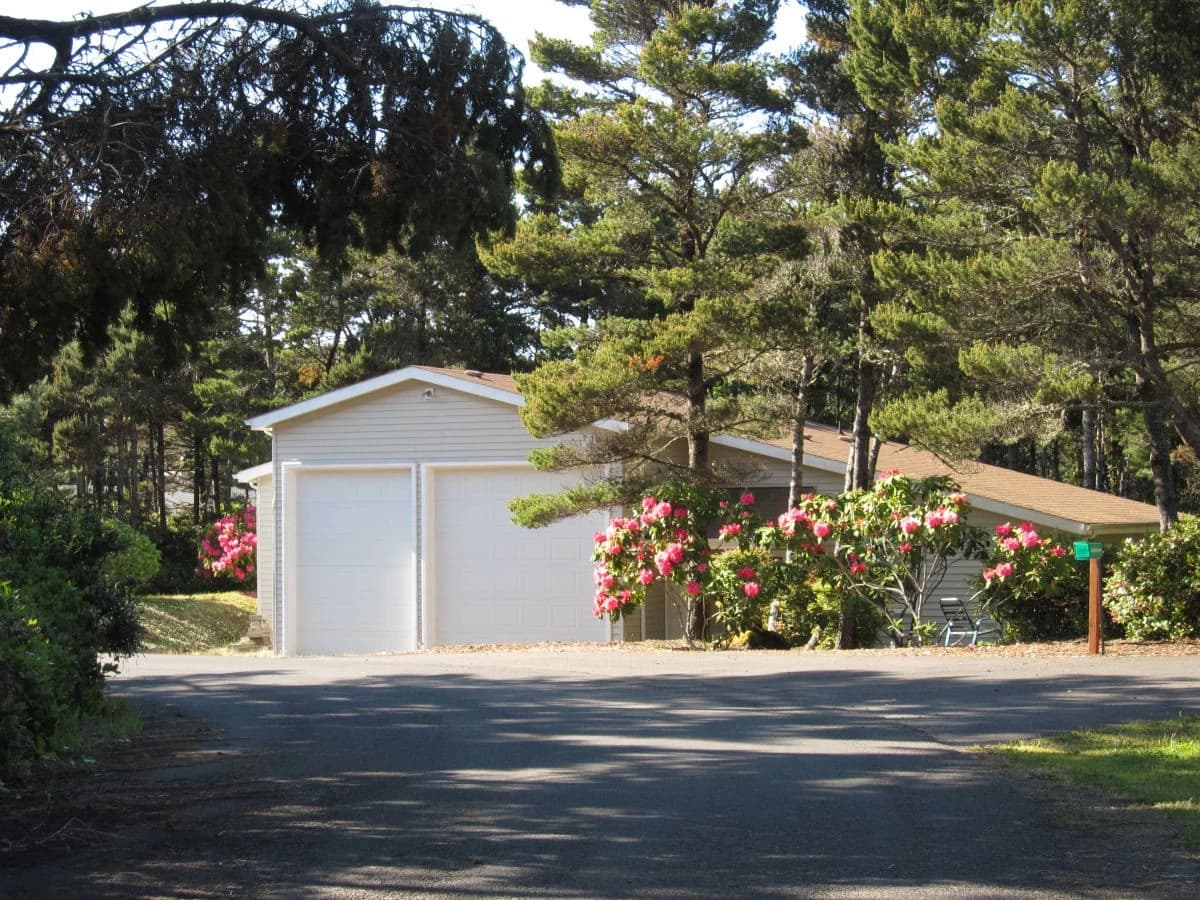 Surf Sounds - Studio, Walk to Beach, Dog Friendly — main photo