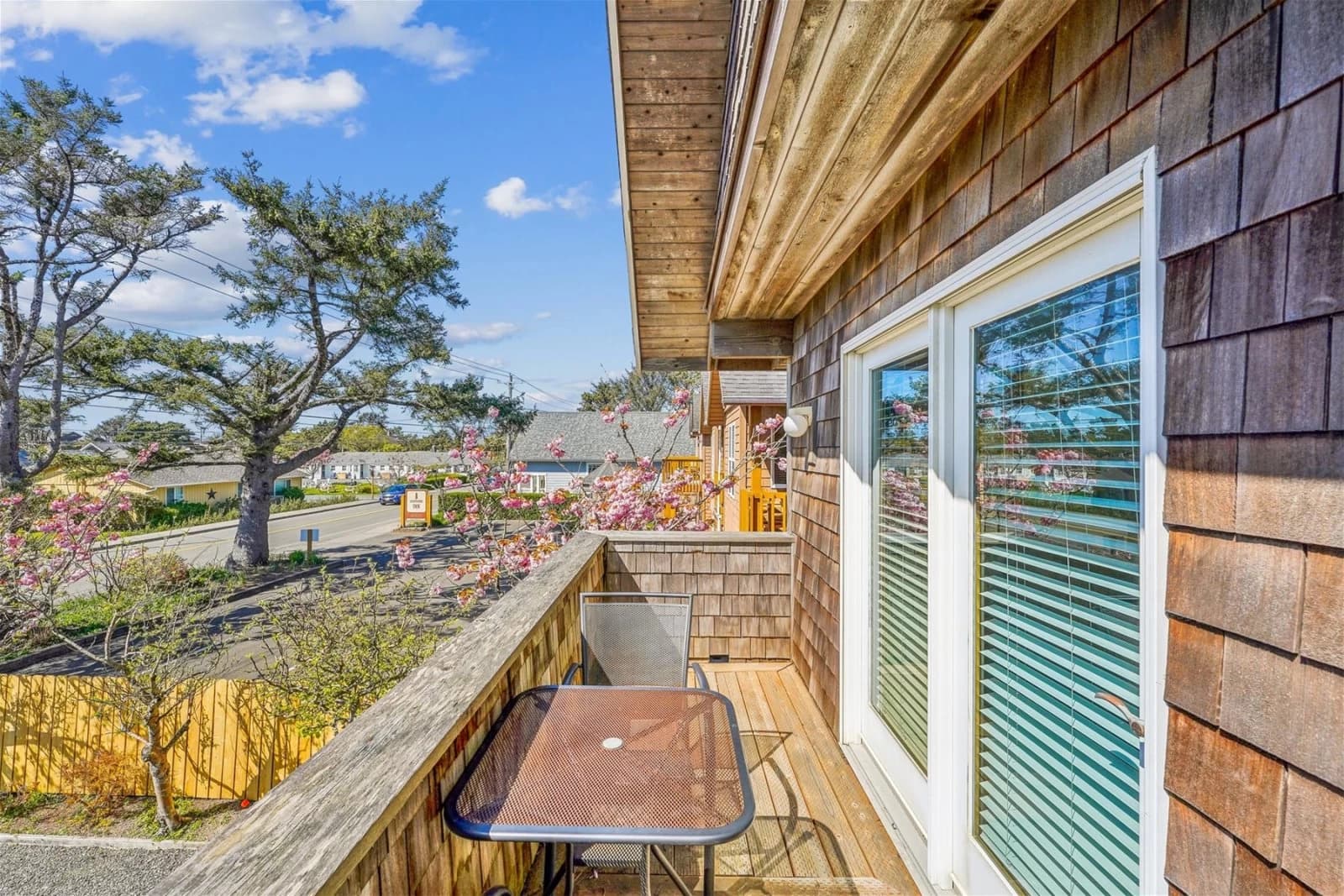 The Harrison Inn* Blue Sky Suite - New, Walk to Everything! — main photo