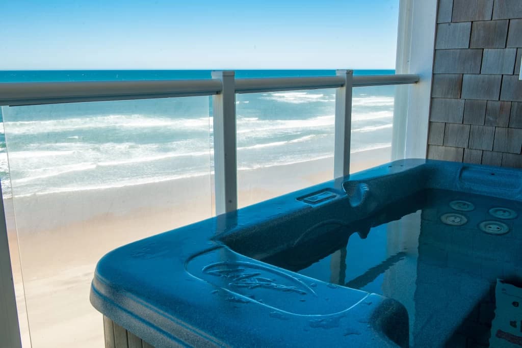 Beach Haven Oceanfront Condo w/ Private Hot Tub vacation rental in Lincoln City — photo 3