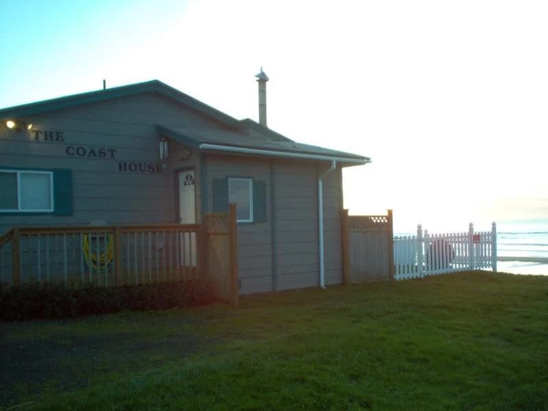 Coast House | Oceanfront | Hot Tub | Private Beach Access vacation rental in South Beach — photo 2