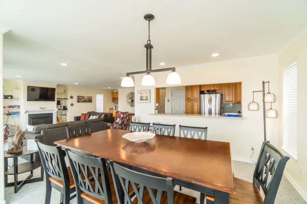 Inlet Beach House - Game Room, Direct Beach Access vacation rental in Lincoln City — photo 5