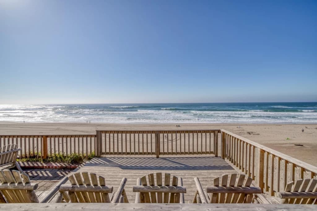 Sandecastle - Roads End, Hot Tub, Game Room vacation rental in Lincoln City — photo 2