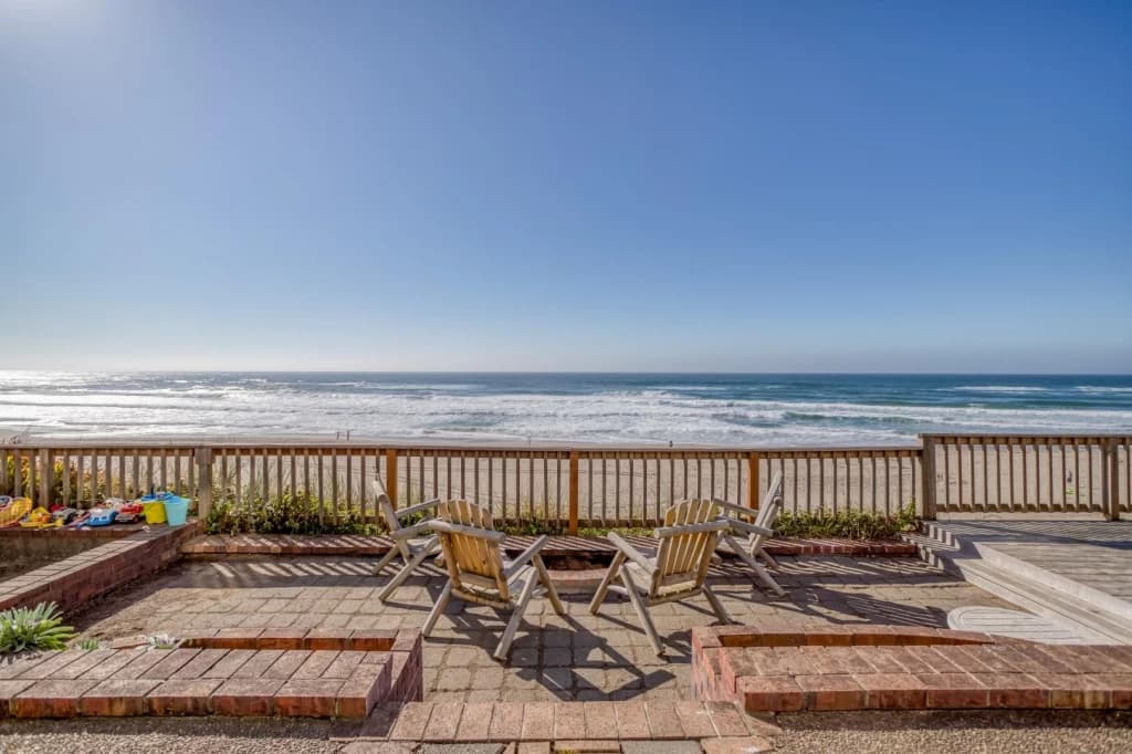 Sandecastle - Roads End, Hot Tub, Game Room vacation rental in Lincoln City — photo 4