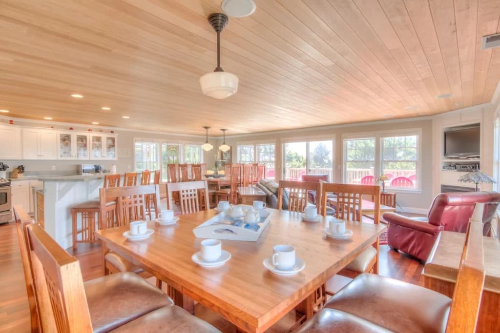 Pelican Reach - Roads End, Hot Tub, Game Room vacation rental in Lincoln City — photo 5
