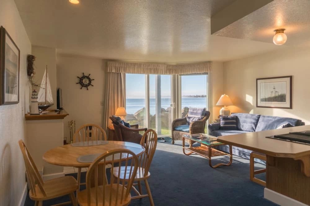Dock of the Bay 105 vacation rental in Lincoln City — photo 2