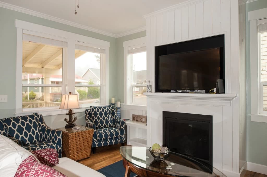 A Bit of R'n R- Hot Tub, Fire Pit, Olivia Beach vacation rental in Lincoln City — photo 3