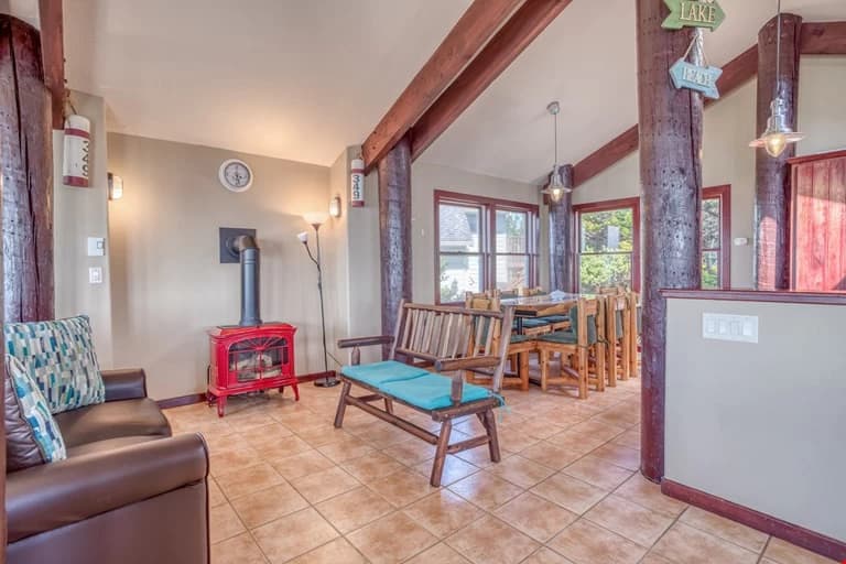 A Beach Treehouse vacation rental in Lincoln City — photo 5