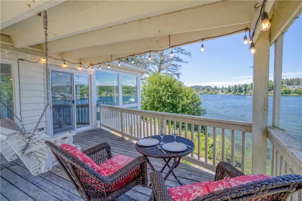 Laurel Haven - Devils Lake, Hot Tub, Game Room, Kayaks vacation rental in Otis — photo 2