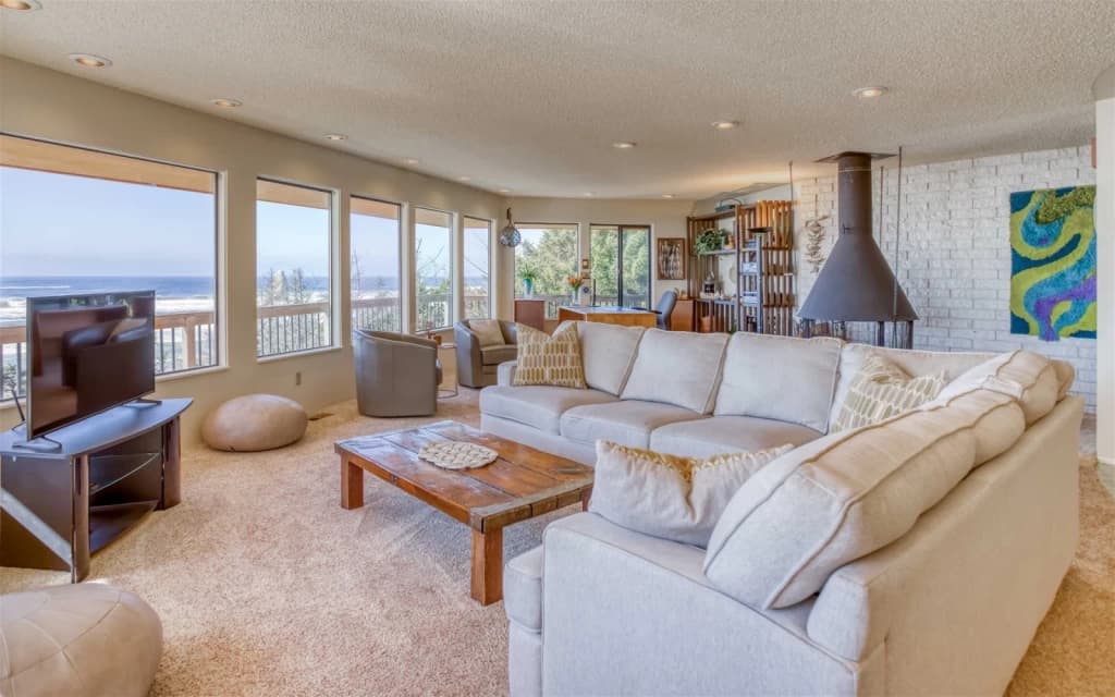 Paradise View - Hot Tub with a View vacation rental in Cannon Beach — photo 4