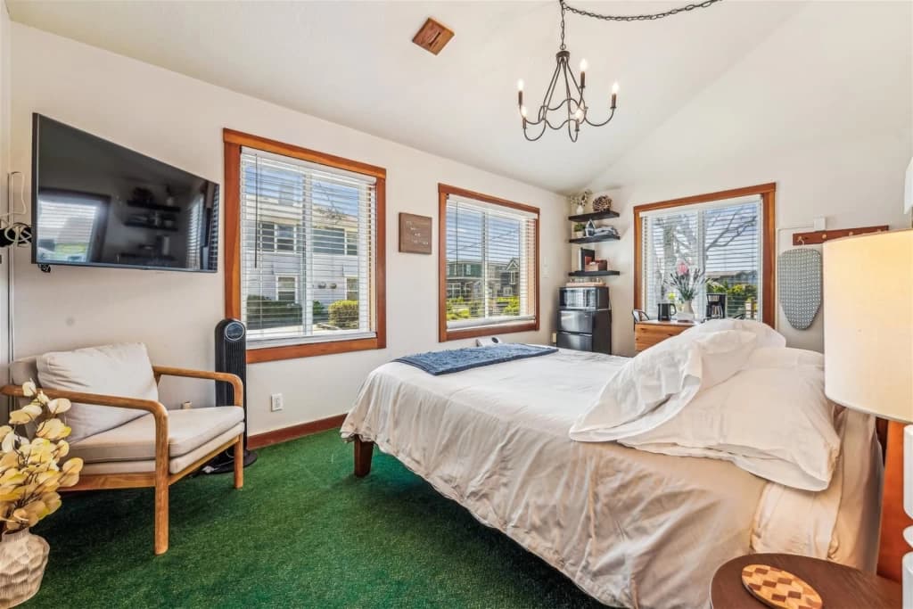 The Harrison Inn* Studio - Walk to Everything! vacation rental in Cannon Beach — photo 3