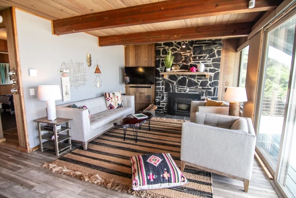 Boho Shores - Dog Friendly, Ocean Front vacation rental in Yachats — photo 3