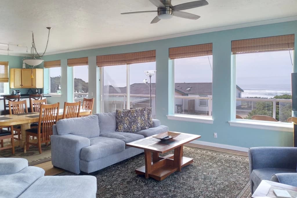 OurSandCastle vacation rental in Yachats — photo 2