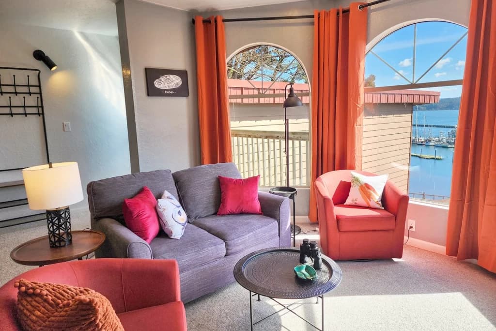 Smuggler's Cove #5 vacation rental in Newport — photo 3